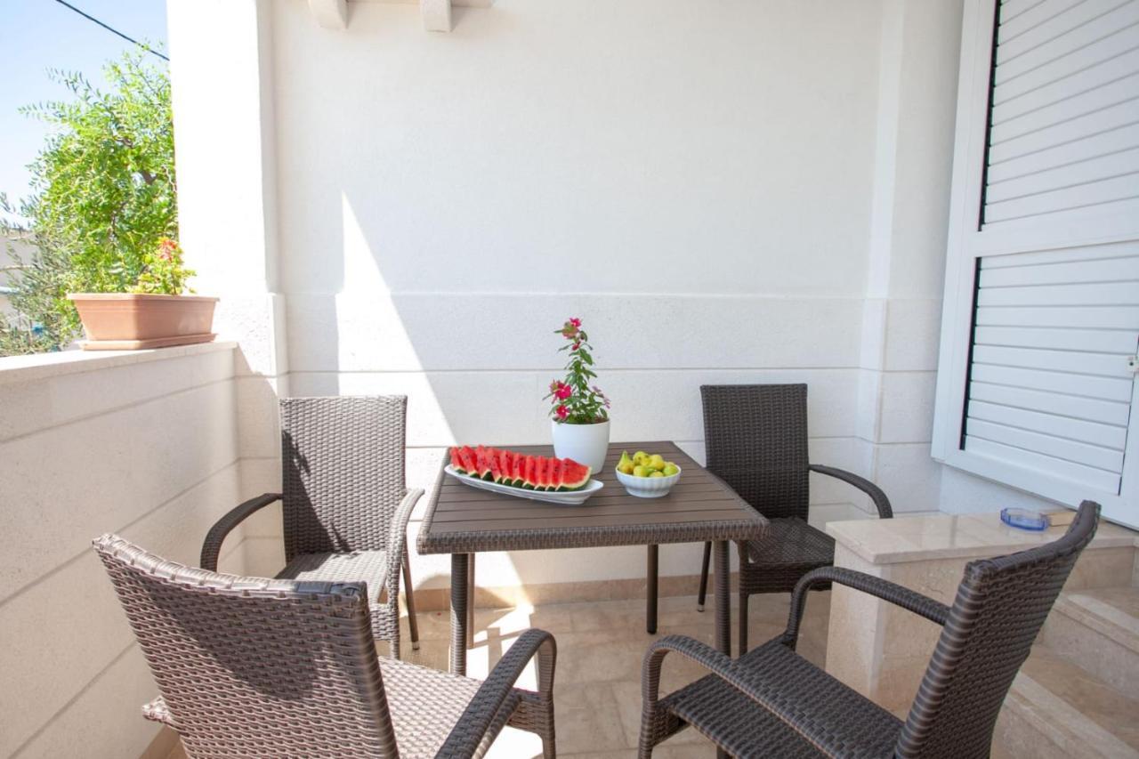 Dispet Apartment Dugi Rat Exterior photo